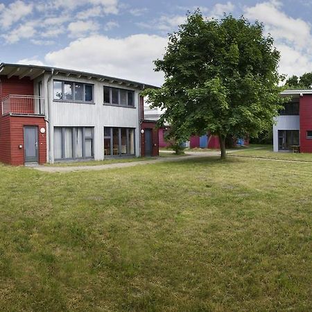 Basiskulturfabrik Oeko-Hotel Neustrelitz Buitenkant foto
