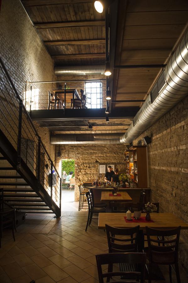 Basiskulturfabrik Oeko-Hotel Neustrelitz Buitenkant foto