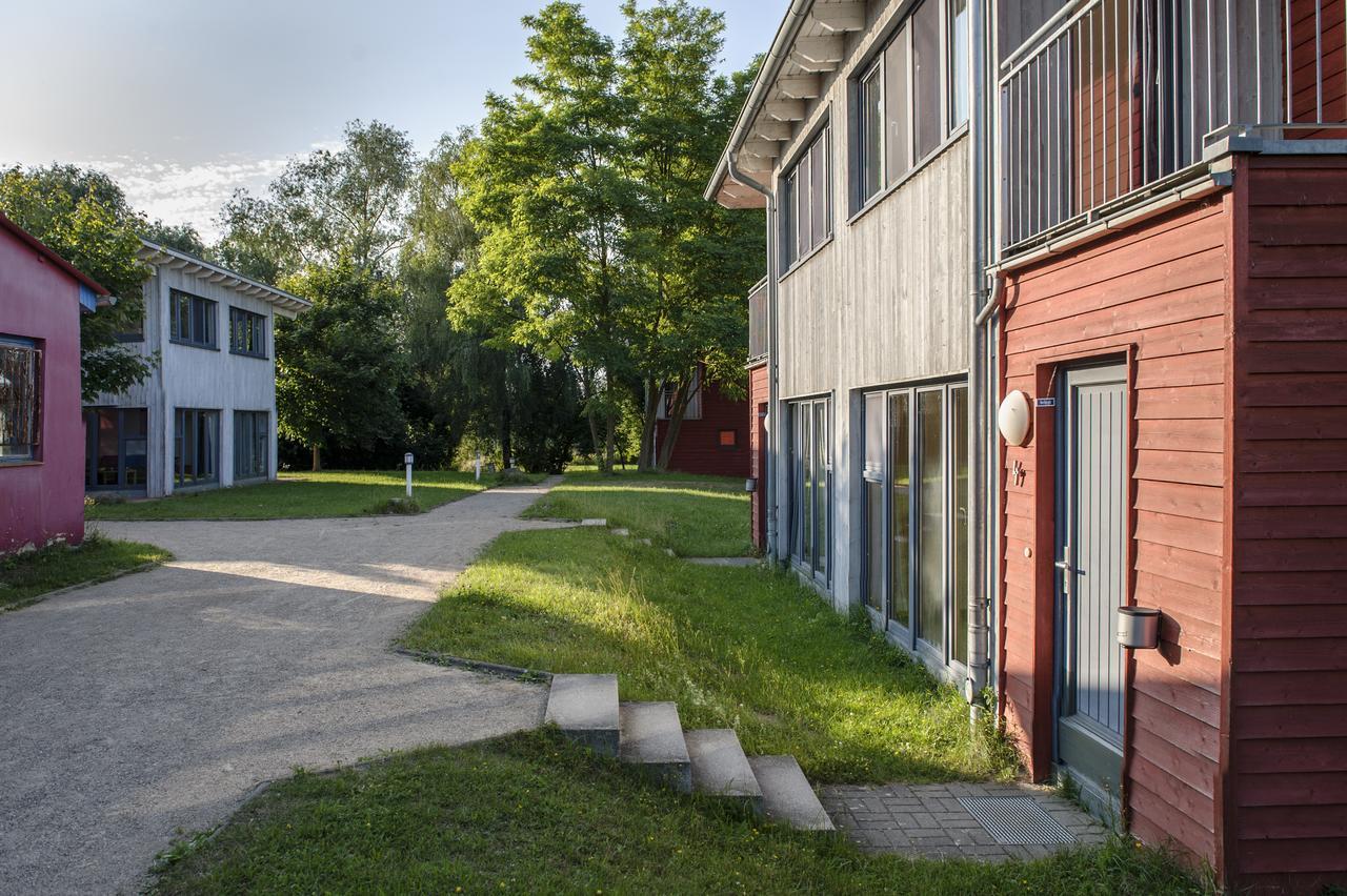 Basiskulturfabrik Oeko-Hotel Neustrelitz Buitenkant foto