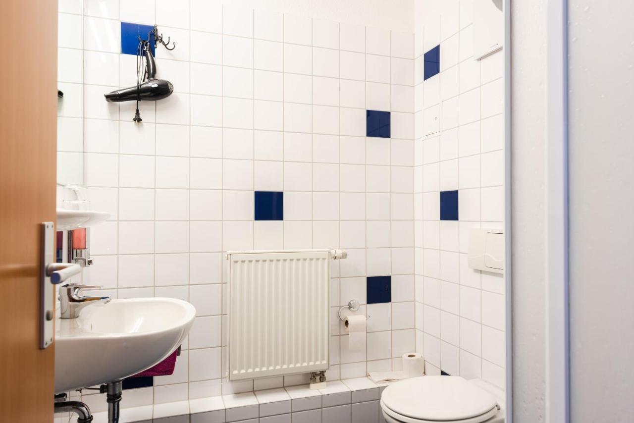Basiskulturfabrik Oeko-Hotel Neustrelitz Buitenkant foto